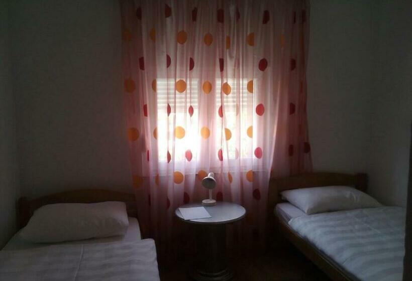 اتاق استاندارد, Guest House Star