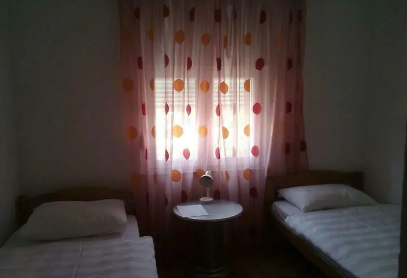 اتاق استاندارد, Guest House Star