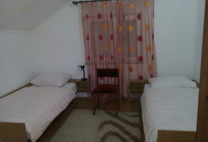 اتاق استاندارد, Guest House Star