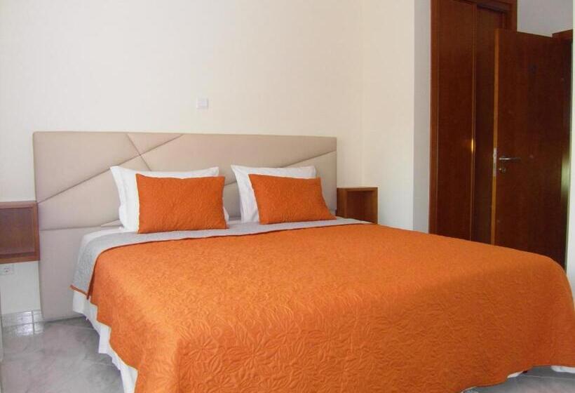 标准房带园景, Muralha House