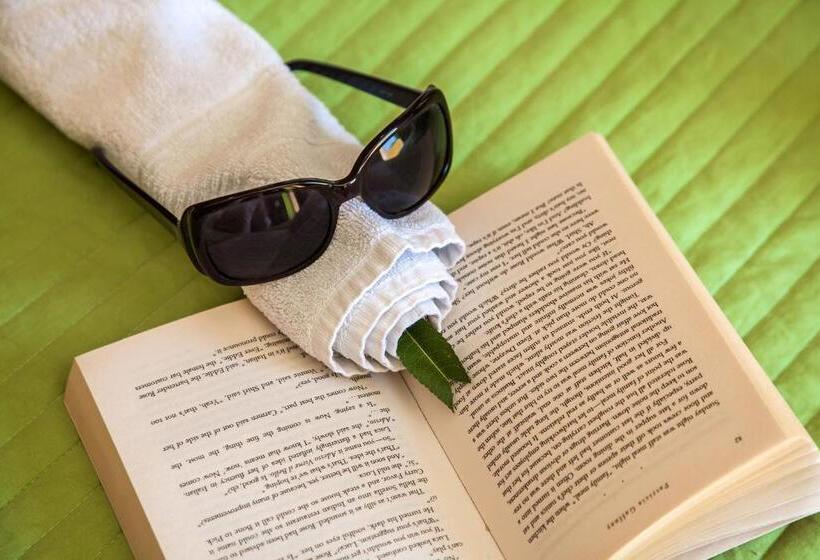 标准间, Muralha House