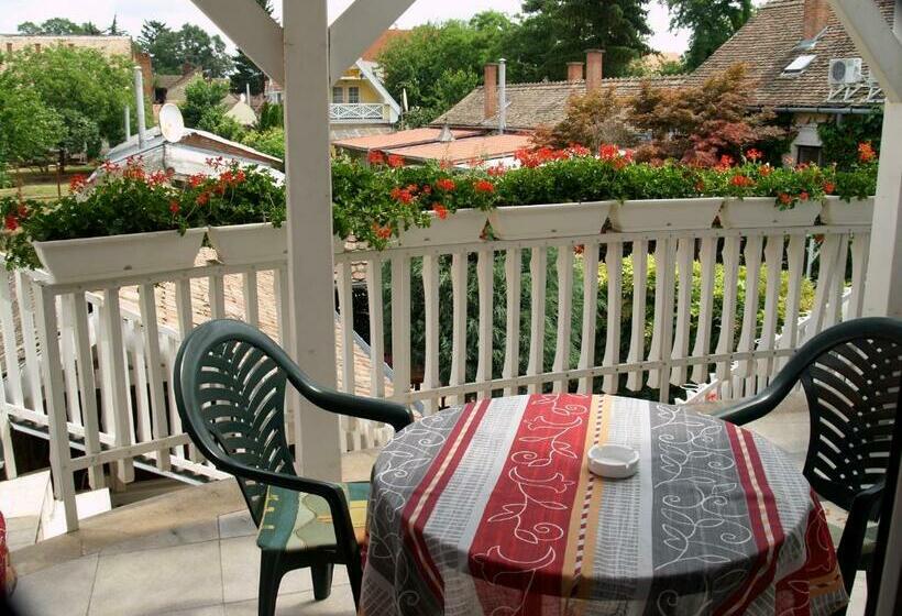 スタンダードシングルルーム, Péterfia Panzió