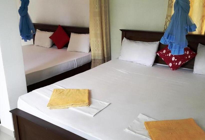 חדר לארבעה סטנדרטי עם מרפסת, Calidan