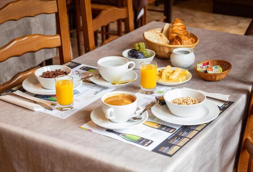 スタンダードルーム, Contact Hotel Du Ladhof