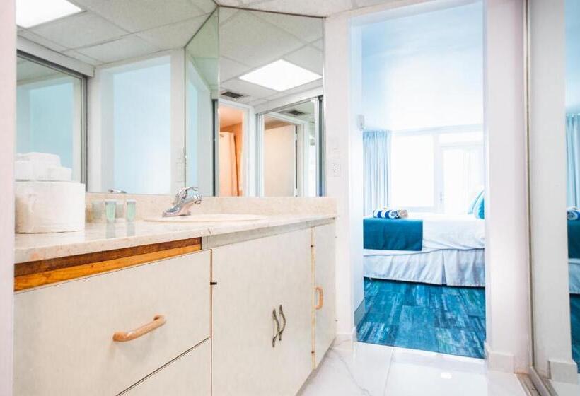 استودیوی لوکس, Esj Towers By Chana