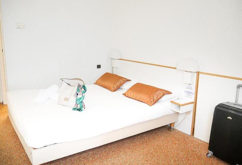 غرفة قياسية, Hôtel Des Thermes Les Dômes