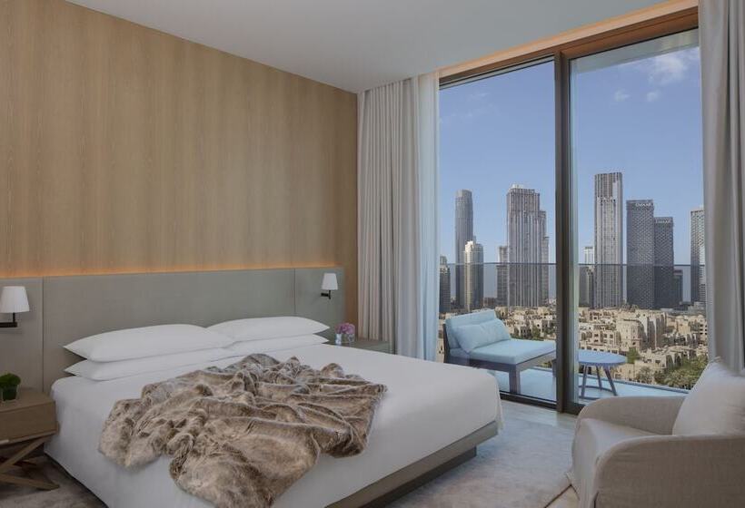 带阳台的高级房间, The Dubai Edition