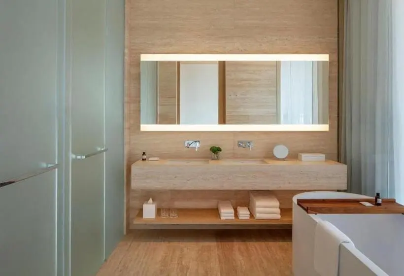 Deluxe Suite King Bed, The Dubai Edition