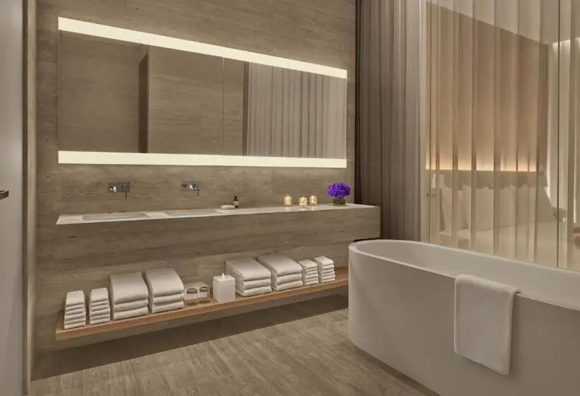 Deluxe Suite King Bed, The Dubai Edition