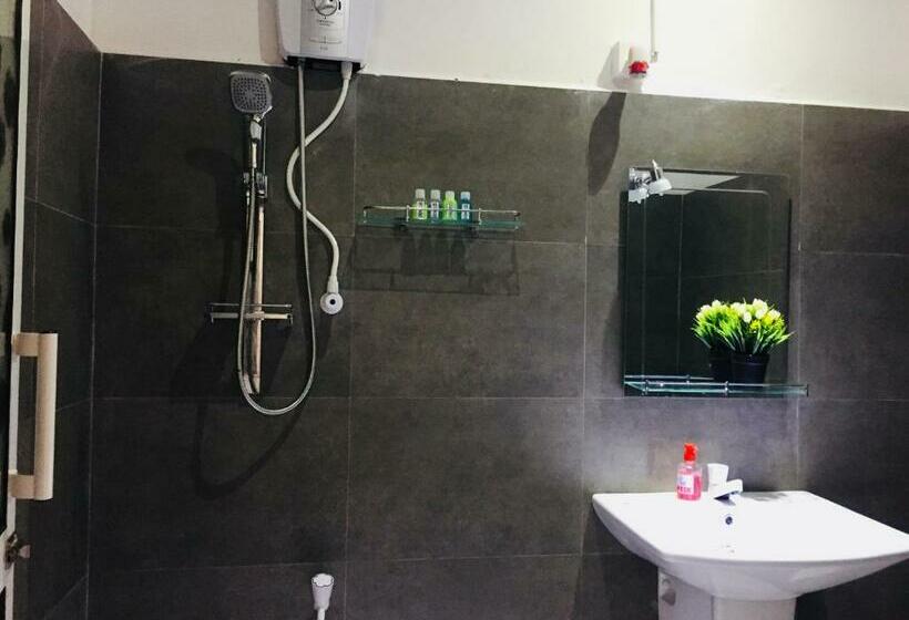 חדר סטנדרט לשלושה, Thisara Guest House