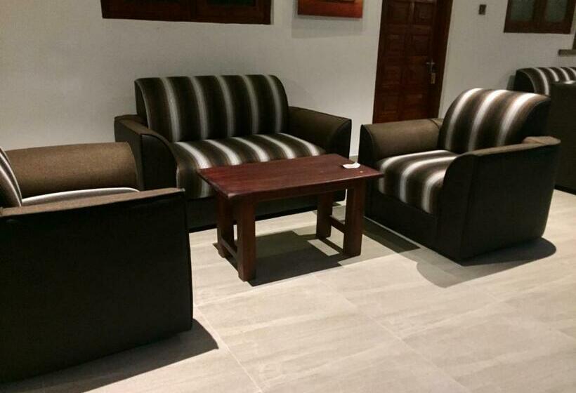 Üç Kişilik Standart Oda, Thisara Guest House