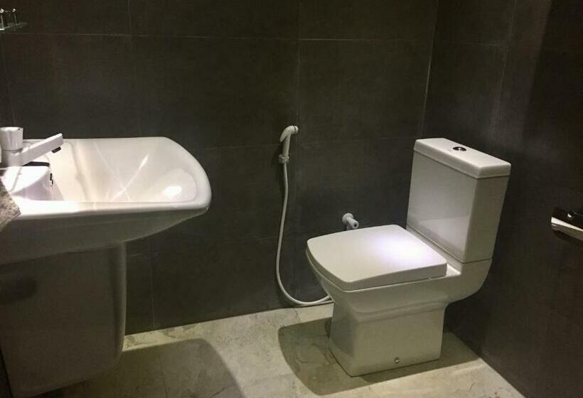 חדר סטנדרט לשלושה, Thisara Guest House