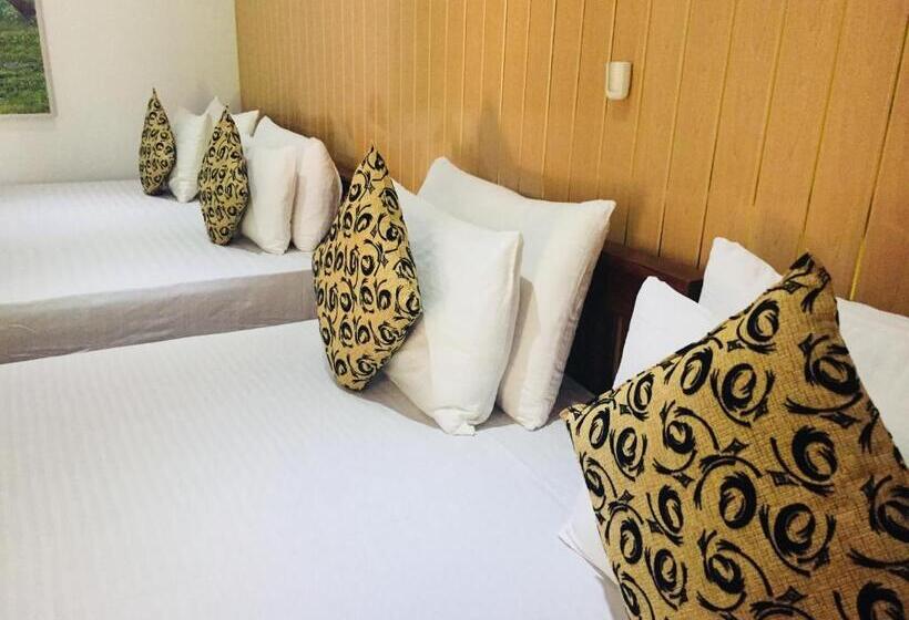 חדר משפחתי, Thisara Guest House