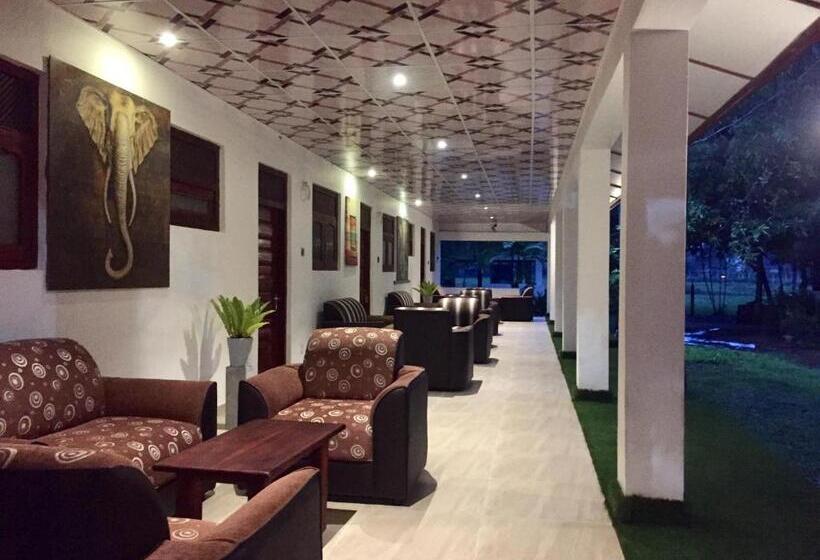 Семейный Номер, Thisara Guest House