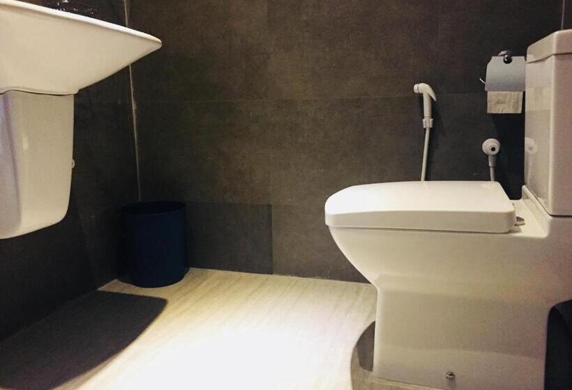 חדר משפחתי, Thisara Guest House