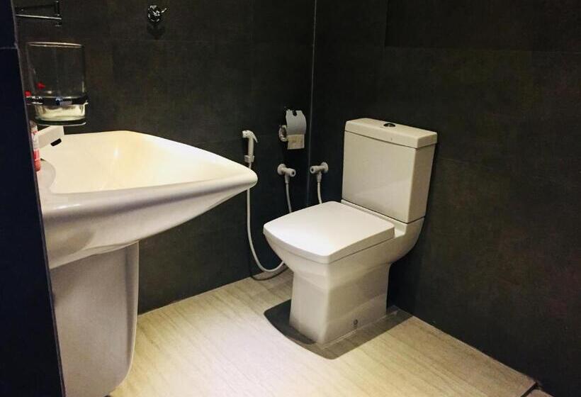 חדר משפחתי, Thisara Guest House