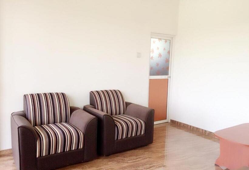 חדר דלוקס עם מרפסת, Thisara Guest House