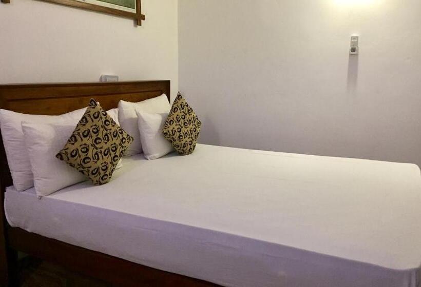 חדר דלוקס עם מרפסת, Thisara Guest House