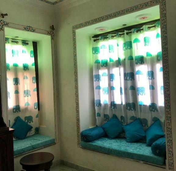 Quarto Superior, Whereabout Hostel