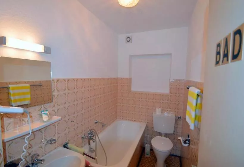 スタンダード４人部屋, Pension Waldesruh
