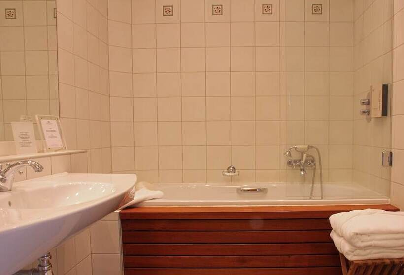 סוויטת ג'וניור, Hestraviken Hotell & Spa