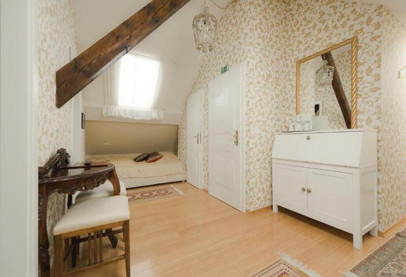 اتاق خانوادگی, Allegro