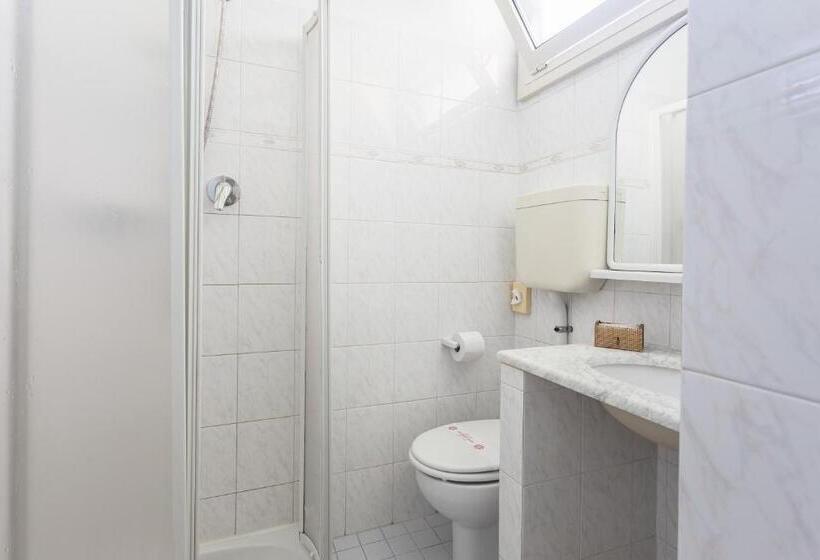 Семейный Номер, Atlantic