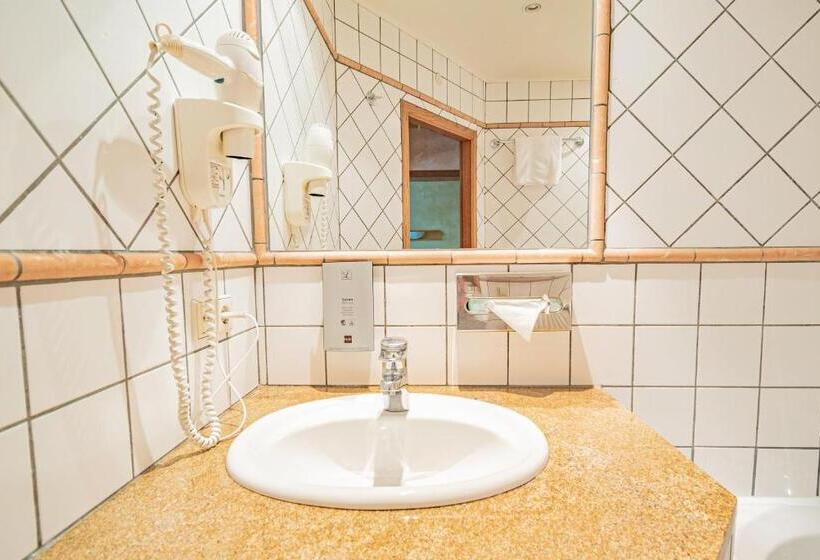 Pokój Rodzinny, Aux Tanneries De Wiltz