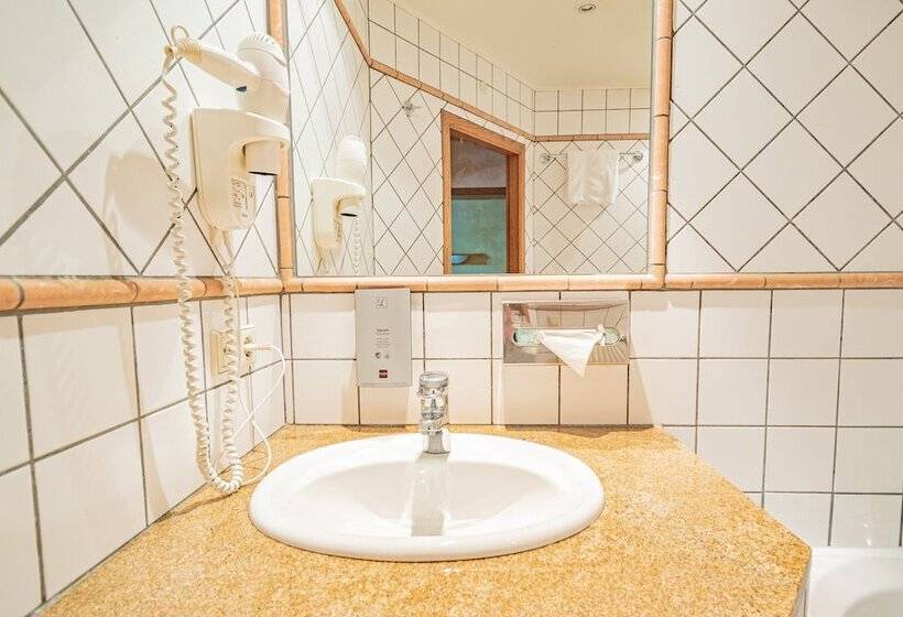 Pokój Rodzinny, Aux Tanneries De Wiltz