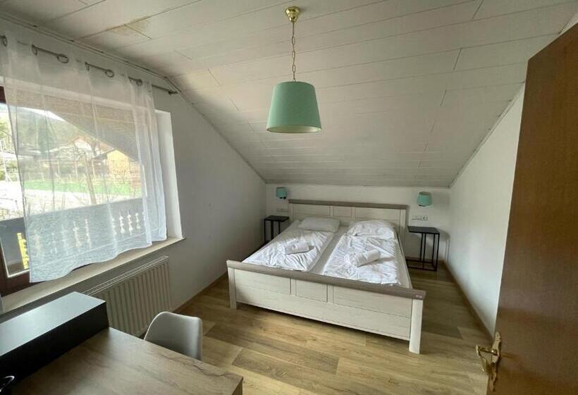 اتاق خانوادگی, Boutique Hotel Pohorje