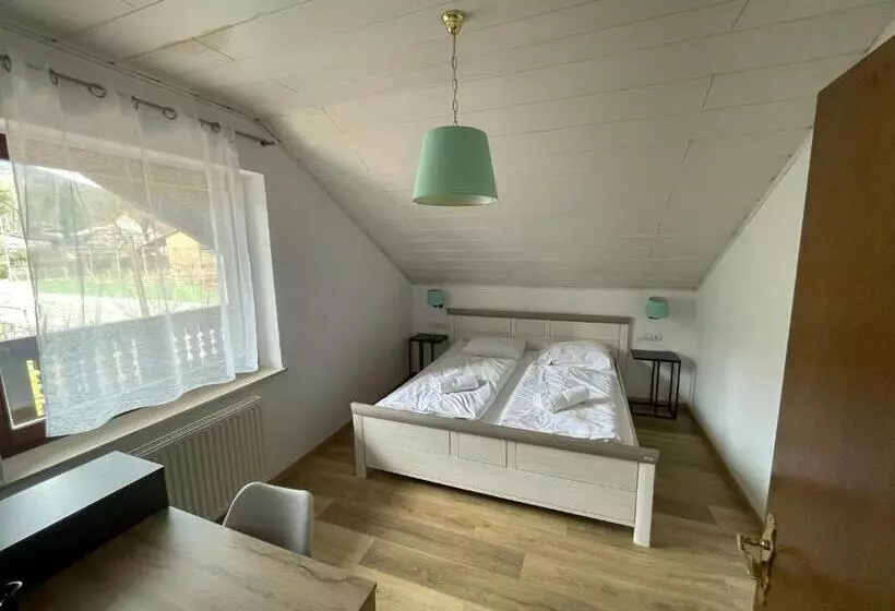 اتاق خانوادگی, Boutique Hotel Pohorje