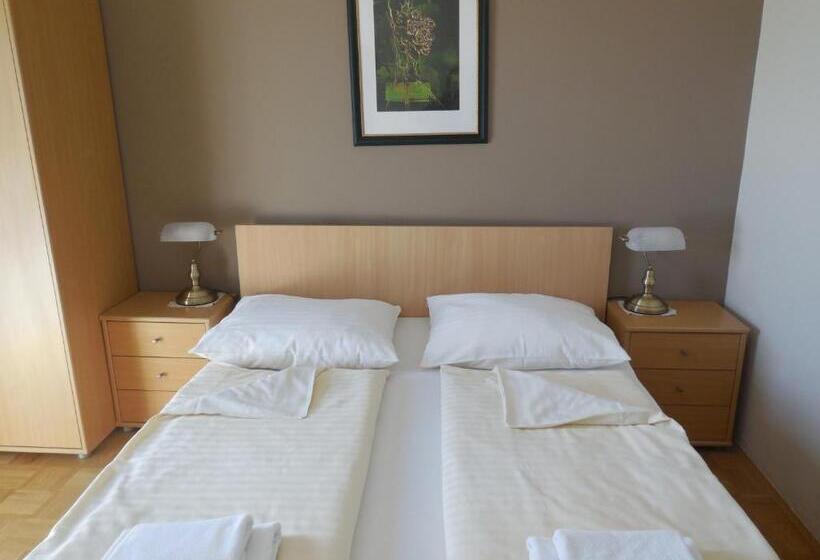اتاق استاندارد با بالکن, Boutique Hotel Pohorje