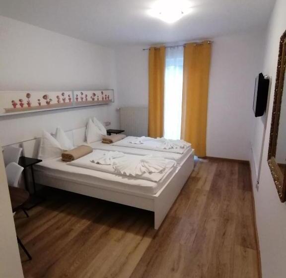 اتاق استاندارد با بالکن, Boutique Hotel Pohorje