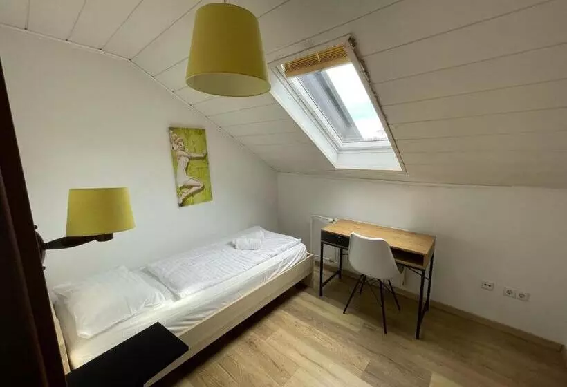 اتاق استاندارد سه تخته با بالکن, Boutique Hotel Pohorje