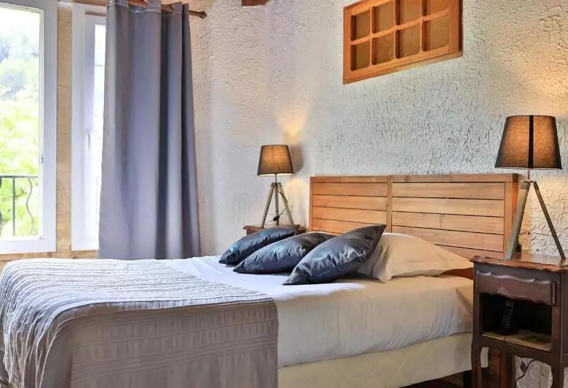 スタンダードトリプルルーム, Logis Hôtel Castel Mouisson