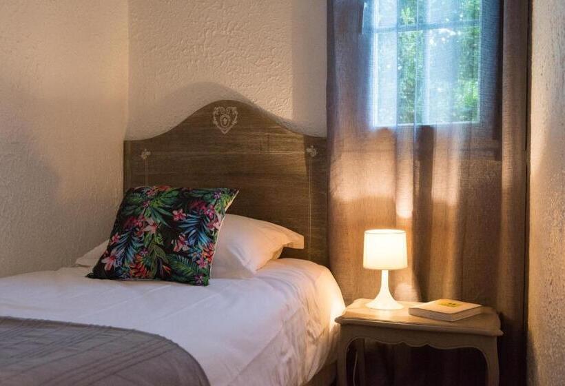 标准三人间, Logis Hôtel Castel Mouisson