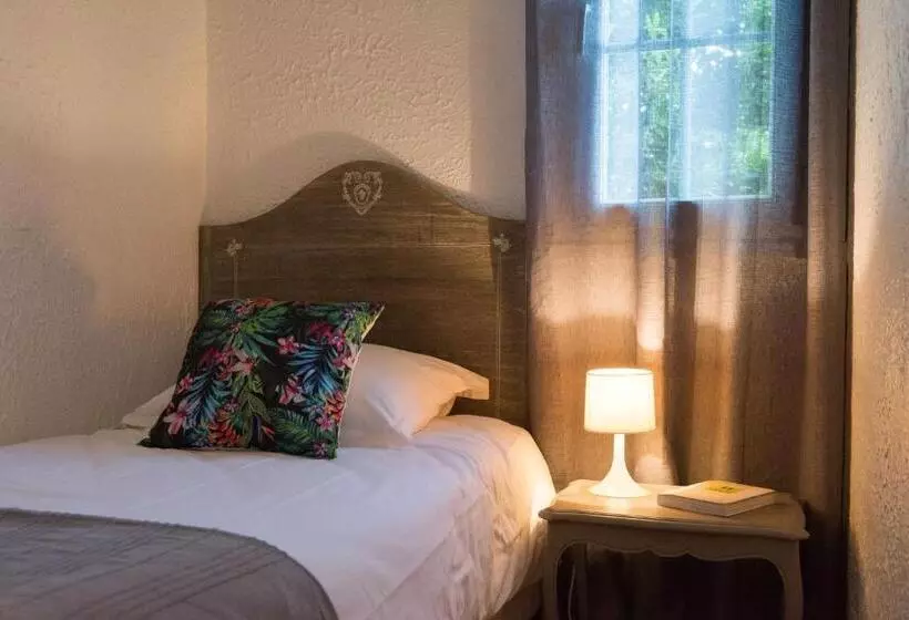 スタンダードトリプルルーム, Logis Hôtel Castel Mouisson
