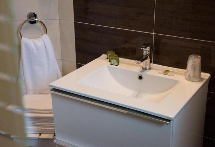 标准房带园景, Logis Hôtel Castel Mouisson