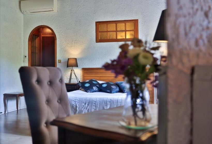 标准三人间, Logis Hôtel Castel Mouisson