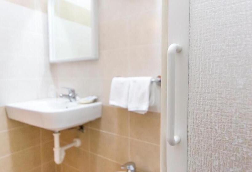 اتاق استاندارد با بالکن, Ciccio