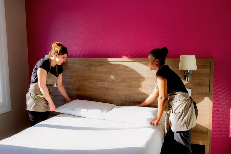 غرفة قياسية, De La Gare Brest