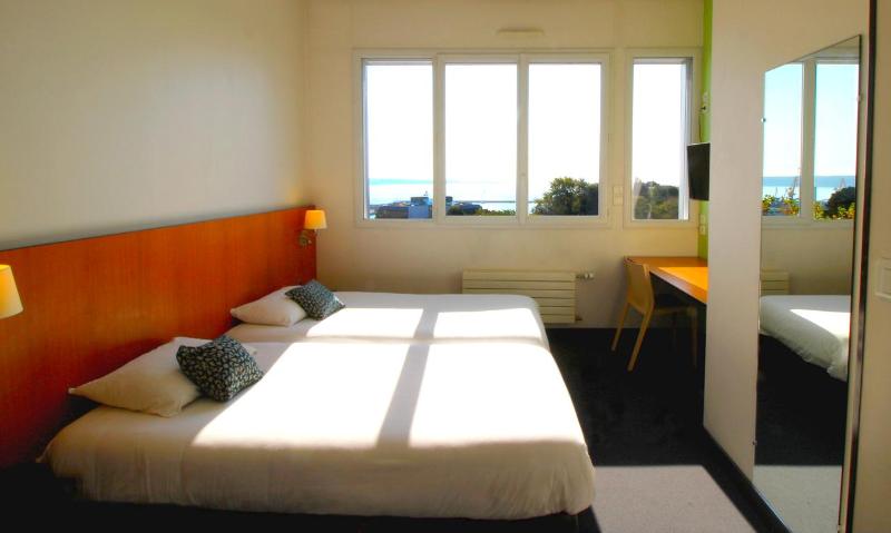 غرفة قياسية, De La Gare Brest