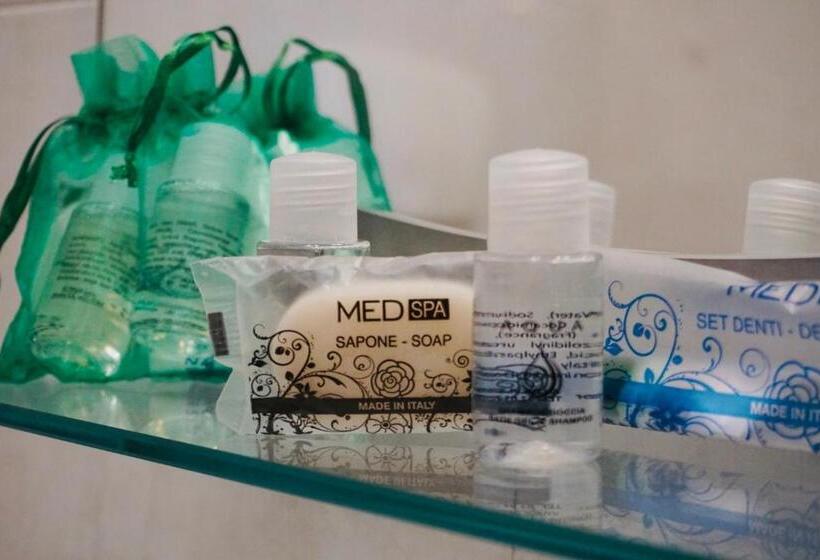 غرفة قياسية فردية, Europa Milano