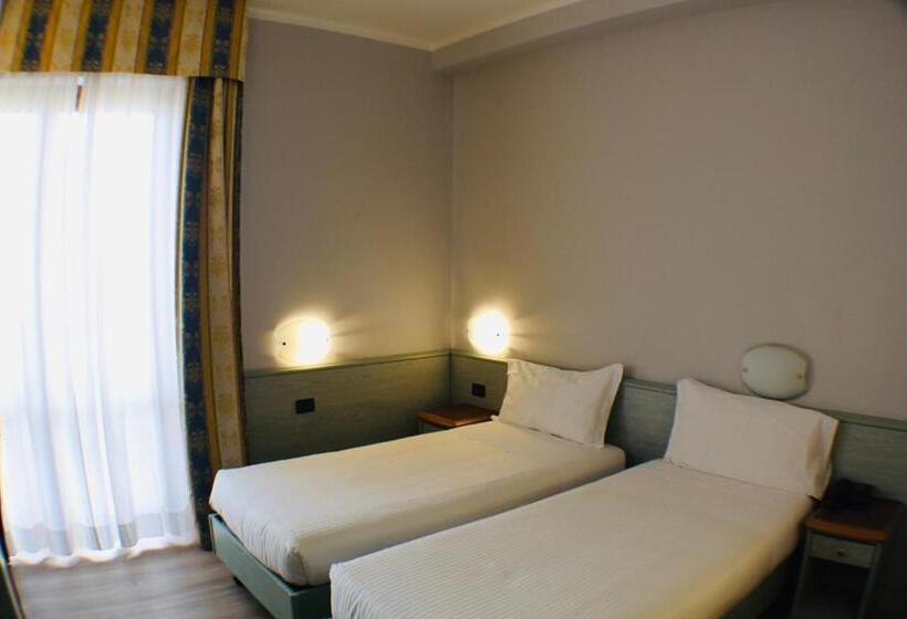 غرفة قياسية فردية, Europa Milano