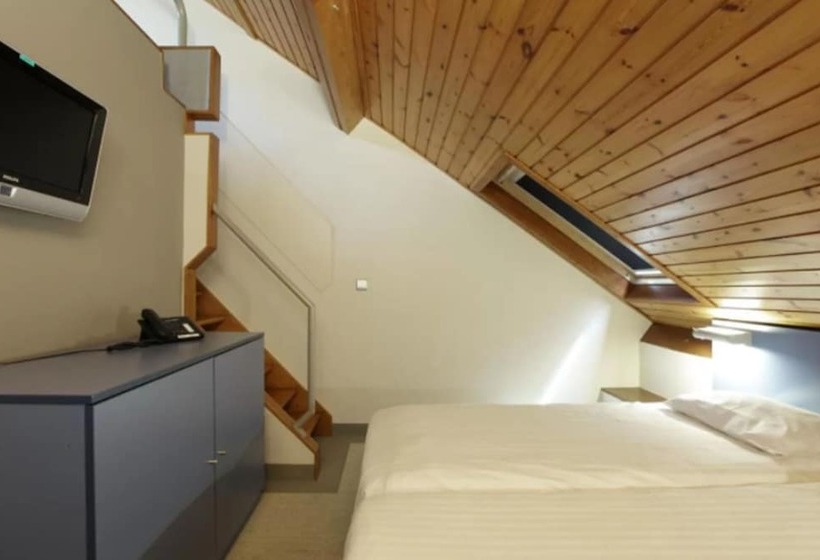 ファミリールーム, Floreal La Roche En Ardenne