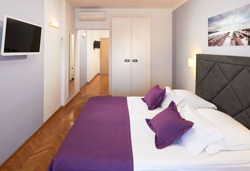 Quarto Comfort Vista Mar, Fortuna