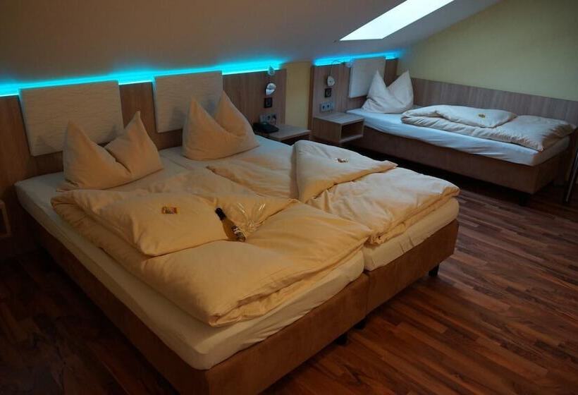 חדר סטנדרט לשלושה, Garni Kleindienst