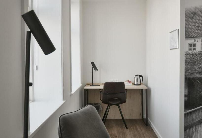 غرفة قياسية ذات إطلالة, Garni