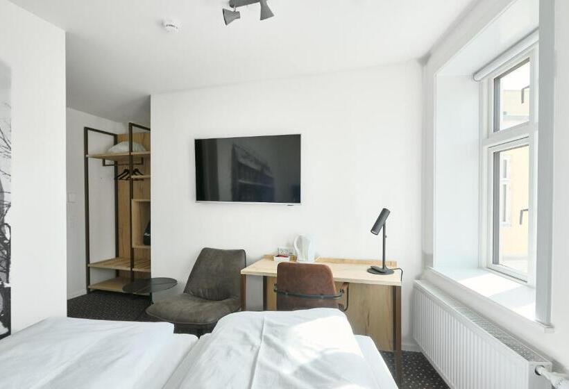 غرفة قياسية ذات إطلالة, Garni