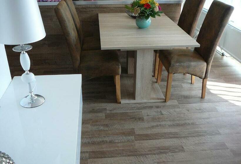 带阳台两卧公寓, Haus Drei Tannen